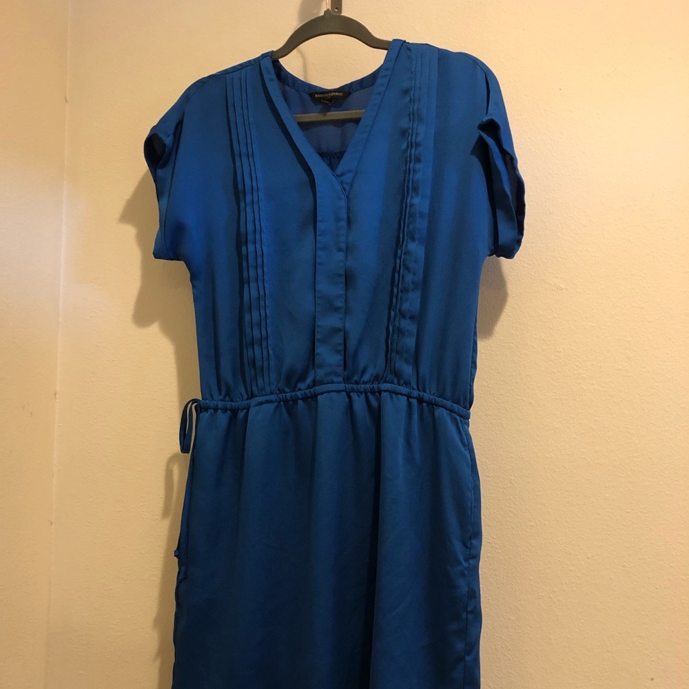 3/$30 🔥 Banana Republic cobalt blue tie dress
